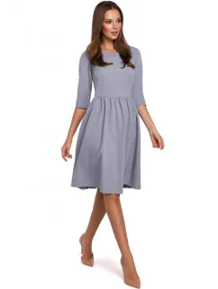 K010 Priliehavé šaty s naberaným pásom - holubičia šedá
