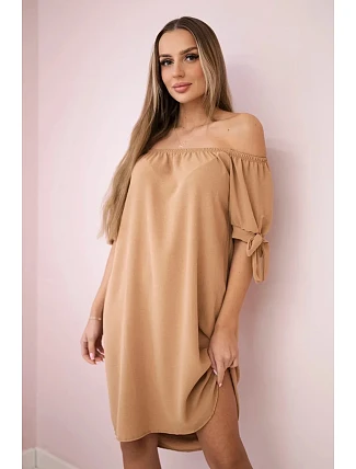 Šaty viazané na rukávoch svetlá ťava