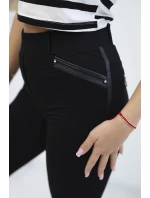 Nohavice s lemom na vrecku v čiernej farbe