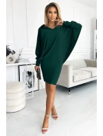 Dámske netopierie šaty vo fľaškovo zelenej farbe s kapucňou 400-1 Dámske netopierie šaty vo fľaškovo zelenej farbe s kapucňou 400-1