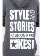 Zateplená mikina s dlhým chrbtom a kapucňou v grafitovej farbe Zateplená mikina s dlhým chrbtom a kapucňou v grafitovej farbe