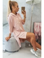 Šaty s kapucňou a dlhším chrbtom tmavo púdrovo ružové Šaty s kapucňou a dlhším chrbtom tmavo púdrovo ružové