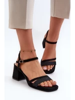 Dámske sandále na vysokom podpätku s lesklým remienkom čierne Tessata