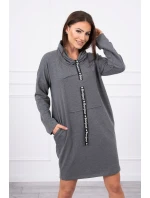 Šaty s kravatou v grafitovej farbe