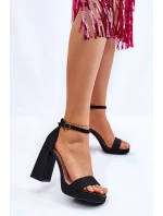 Błyszczące Sandałki Na Masywnym Obcasie Czarne Calmi