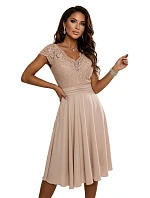 381-7 Éterické šifónové šaty LINDA s čipkovým výstrihom - béžové