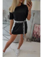 Šaty s ozdobným pásikom čierne