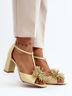 Sandále na podpätku model 198793 Vykročte štýlovo
