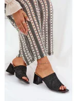 Žabky na podpätku model 210783 Krok vo veľkom štýle Žabky na podpätku model 210783 Krok vo veľkom štýle