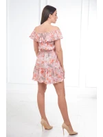 Kvetinové marhuľové šaty s odhalenými ramenami Kvetinové marhuľové šaty s odhalenými ramenami