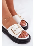 Klapki Damskie Na Masywnej Platformie Z Ozdobną Klamrą Białe Zelori