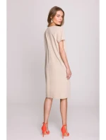 S392 Uvoľnený strih šiat s výstrihom do V - béžová