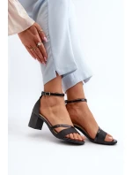 Trblietavé dámske sandále na nízkom podpätku čierne Ploemis