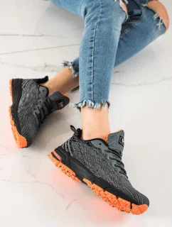 Pekné čierne tenisky pre ženy bez podpätku