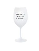SOM KRÁSNY A SEXY! (A TIEŽ ŽENATÝ...) - biely pohár na víno 350 ml