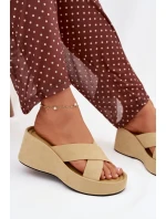 Dámské pantofle na platformě z ekocrézu žluté Calorine