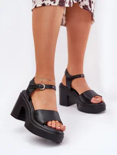 Sandále na podpätku model 209922 Vykročte štýlovo