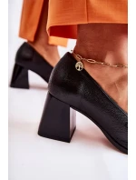 Skórzane Czółenka Z Łańcuchem Laura Messi 2515 Czarne