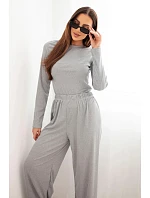 Dámsky viskózový komplet s blúzkou a širokými nohavicami sivej farby