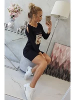 Šaty s potlačou koša čiernej