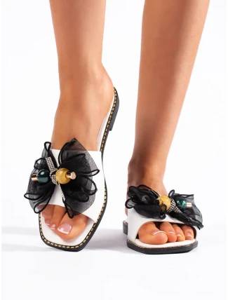 Originálne biele dámske ponožky na plochom podpätku Originálne biele dámske ponožky na plochom podpätku