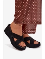 Dámské pantofle na platformě z eko semiše černé Calorine