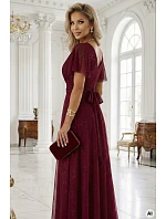 635-5 MELANIA Dlhé lesklé šaty s výstrihom a krátkymi rukávmi - bordové