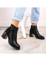 D&A S.Barski Premium Collection W OLI238 čierne zateplené čižmy s ozdobným stĺpikom D&A S.Barski Premium Collection W OLI238 čierne zateplené čižmy s ozdobným stĺpikom