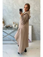 Zateplené šaty s dlhšími bokmi tmavo béžové