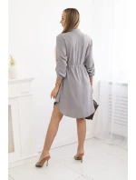 Šaty so zapínaním na gombíky a viazaním v páse sivé