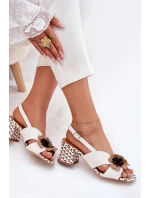 Skórzane Sandały Damskie Na Słupku Z Kwiatami Laura Messi 2950 Białe