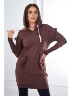 Šaty s ozdobnými volánikmi a kapucňou v hnedej farbe Šaty s ozdobnými volánikmi a kapucňou v hnedej farbe