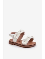 Lakierowane Sandałki Dziecięce Ozdobione Kwiatkami Białe Tinette