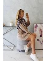 Velúrové šaty s leopardím potlačou v béžovej farbe Velúrové šaty s leopardím potlačou v béžovej farbe