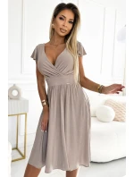 425-10 MATILDE Šaty s výstrihom a krátkymi rukávmi - béžové s trblietkami 425-10 MATILDE Šaty s výstrihom a krátkymi rukávmi - béžové s trblietkami