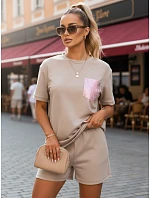 Dámsky viskózový set s motýlikom a šortkami v moka farbe FashionStreet AY1186 Dámsky viskózový set s motýlikom a šortkami v moka farbe FashionStreet AY1186