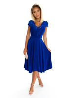 LINDA - Šifónové dámske šaty v nevädzovej farbe s krajkovým výstrihom 381-3