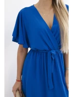 Šaty s vrstveným výstrihom v chrpovo modrej farbe