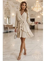 671-1 Zmyselné mini šaty s obálkovým výstrihom - béžové