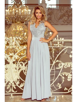 Dlhé dámske šaty v striebornej farbe bez rukávov as vyšívaným výstrihom model 6405966