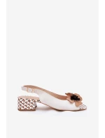 Skórzane Sandały Damskie Na Klocku Z Ozdobnym Kwiatem Laura Messi 2973 Białe