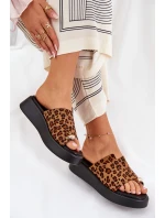 Klapki Damskie Na Platformie I Niskim Koturnie Z Ozdobnym Detalem Panterka Brązowe Saqesse