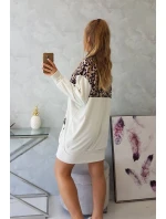 Velúrové šaty s maskovacím motívom ecru