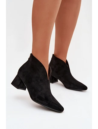 Topánky na podpätku model 223591 Krok vo veľkom štýle Topánky na podpätku model 223591 Krok vo veľkom štýle