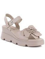 Dámske kožené sandále na platforme béžovej farby Vinceza 26-79615