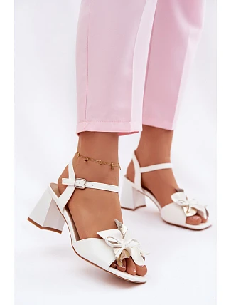 Dámské sandály na podpatku s ozdobným květem Vinceza 20283 bílé