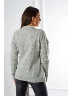 Sveter nasadený cez hlavu s módnou väzbou šedý