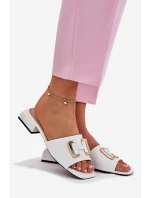 Eleganckie Klapki Damskie Na Klocku Ze Złotym Detalem Vinceza 62229 Białe