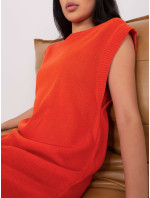 Oranžové pletené šaty s výstrihom vesty
