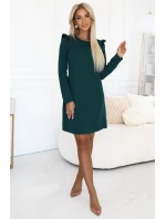 264-2 NELL Elegantné trapézové šaty s volánmi na ramenách - fľaškovo zelené